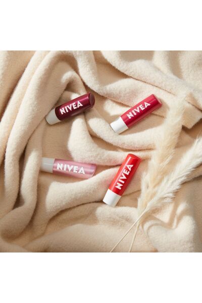 Nivea Dudak Bakım Kremi Böğürtlen 4.8 gr