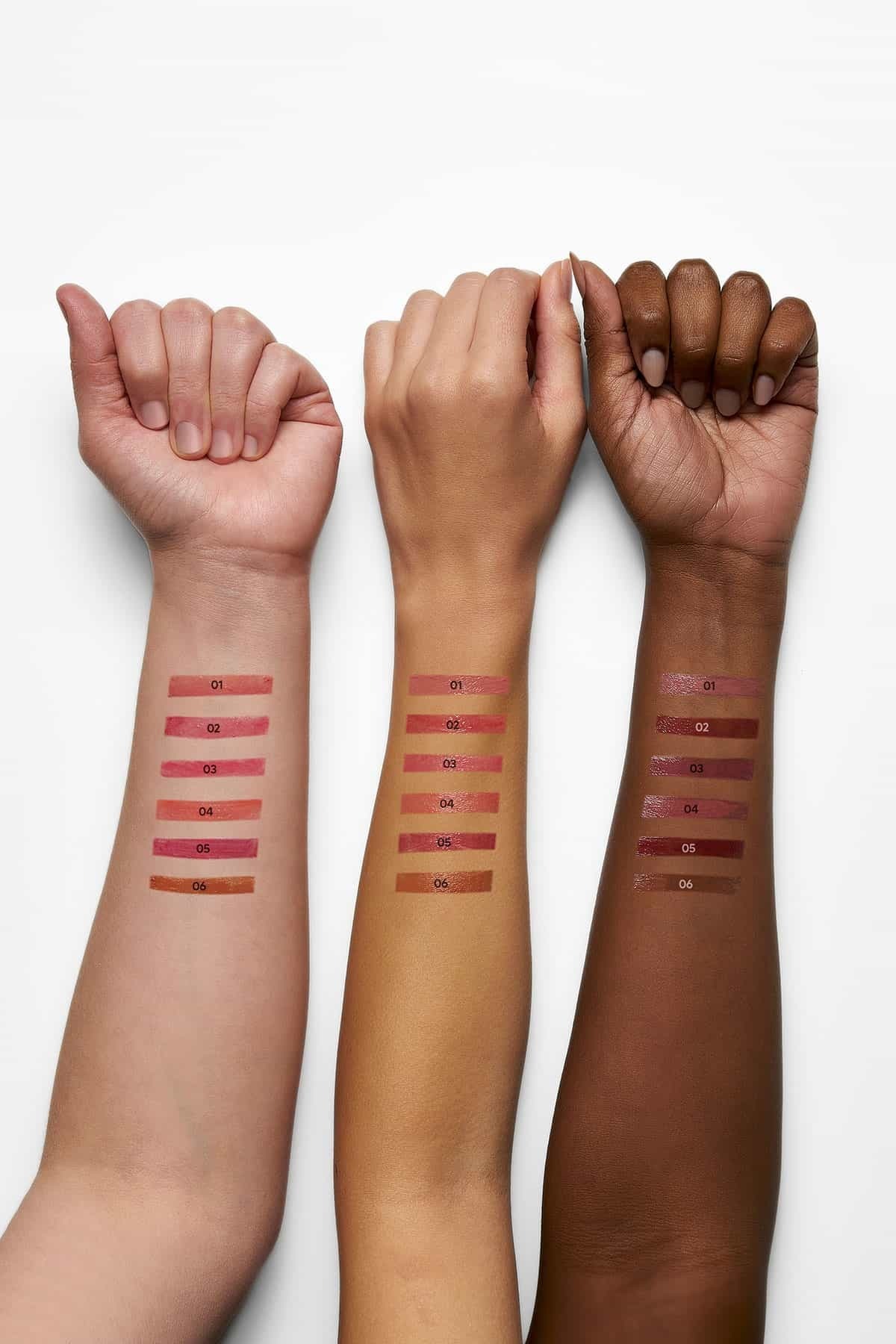 Glow Kiss Tinted Lip Balm SPF15 Shea & Hyaluronik Asitli Renkli Dudak Balmı -02 Strawberry  3 g